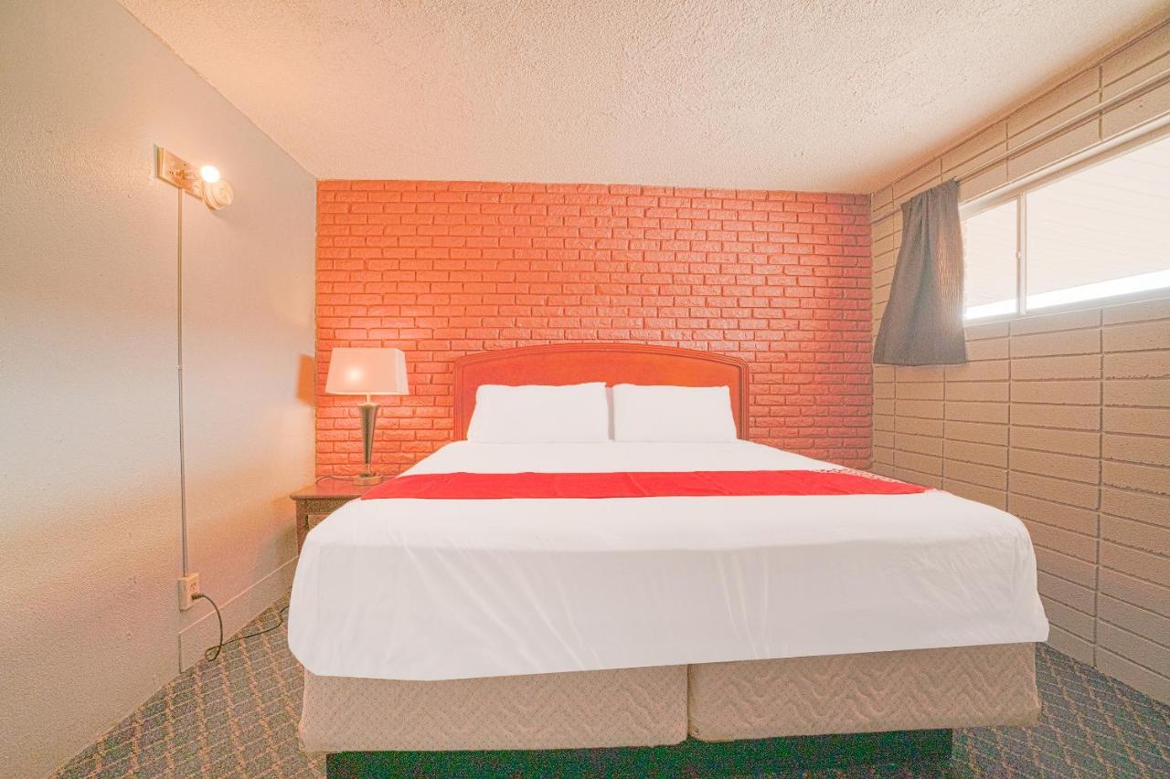 Town & Country Motel Bossier City By Oyo ภายนอก รูปภาพ