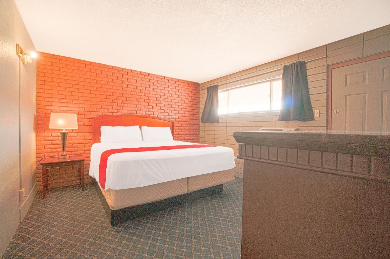 Town & Country Motel Bossier City By Oyo ภายนอก รูปภาพ