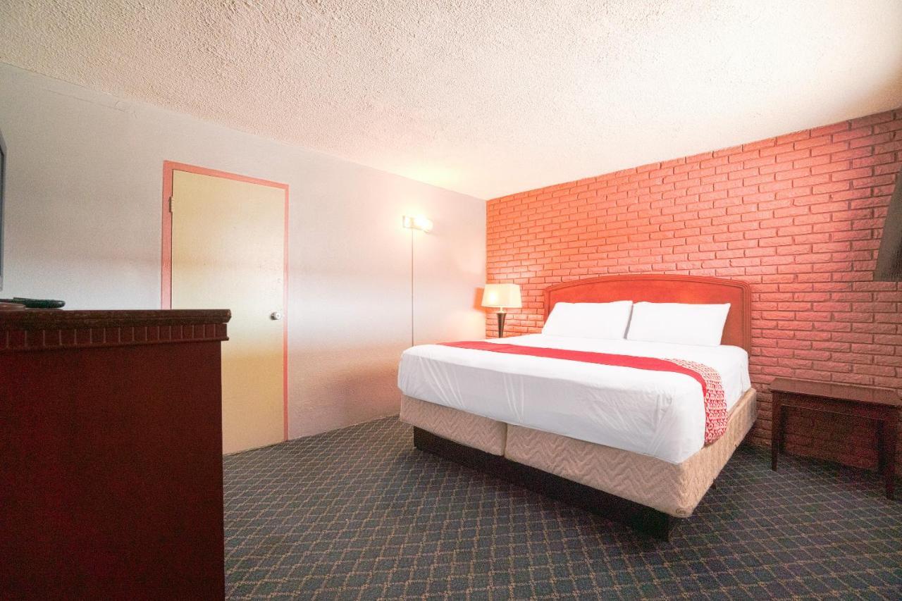 Town & Country Motel Bossier City By Oyo ภายนอก รูปภาพ