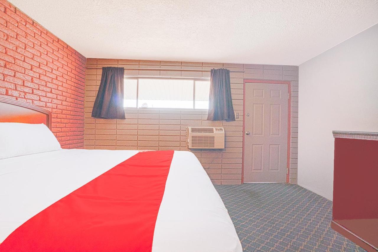 Town & Country Motel Bossier City By Oyo ภายนอก รูปภาพ